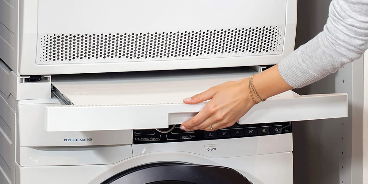 Comment superposer un lave-linge et un sèche-linge?